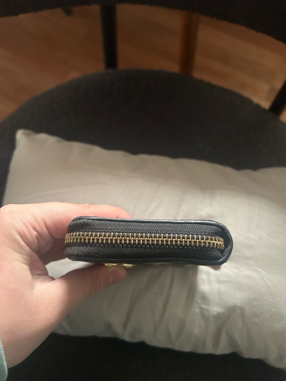 MICHAEL KORS Black and Cream Logo Zip Wallet - Picture 4 of 7
